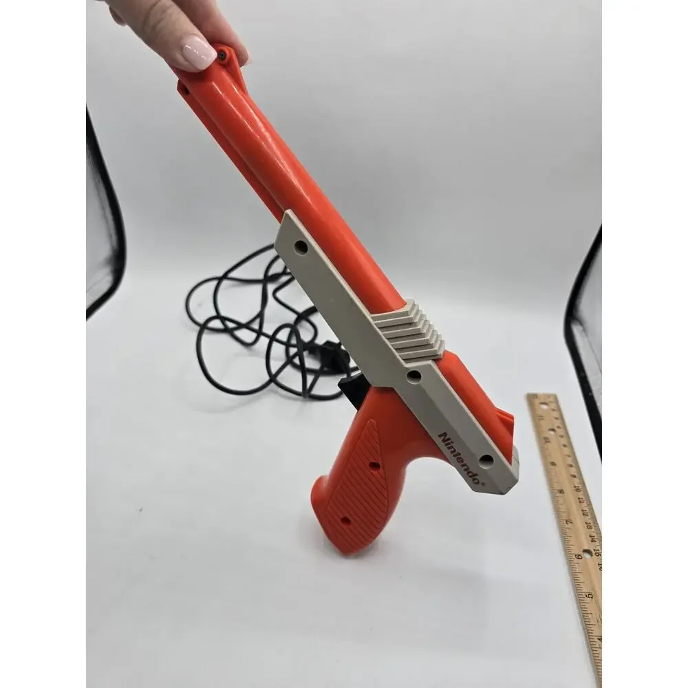 Original 1985 Nintendo NES Zapper Gun Authentic NES-005 OEM Orange Untested